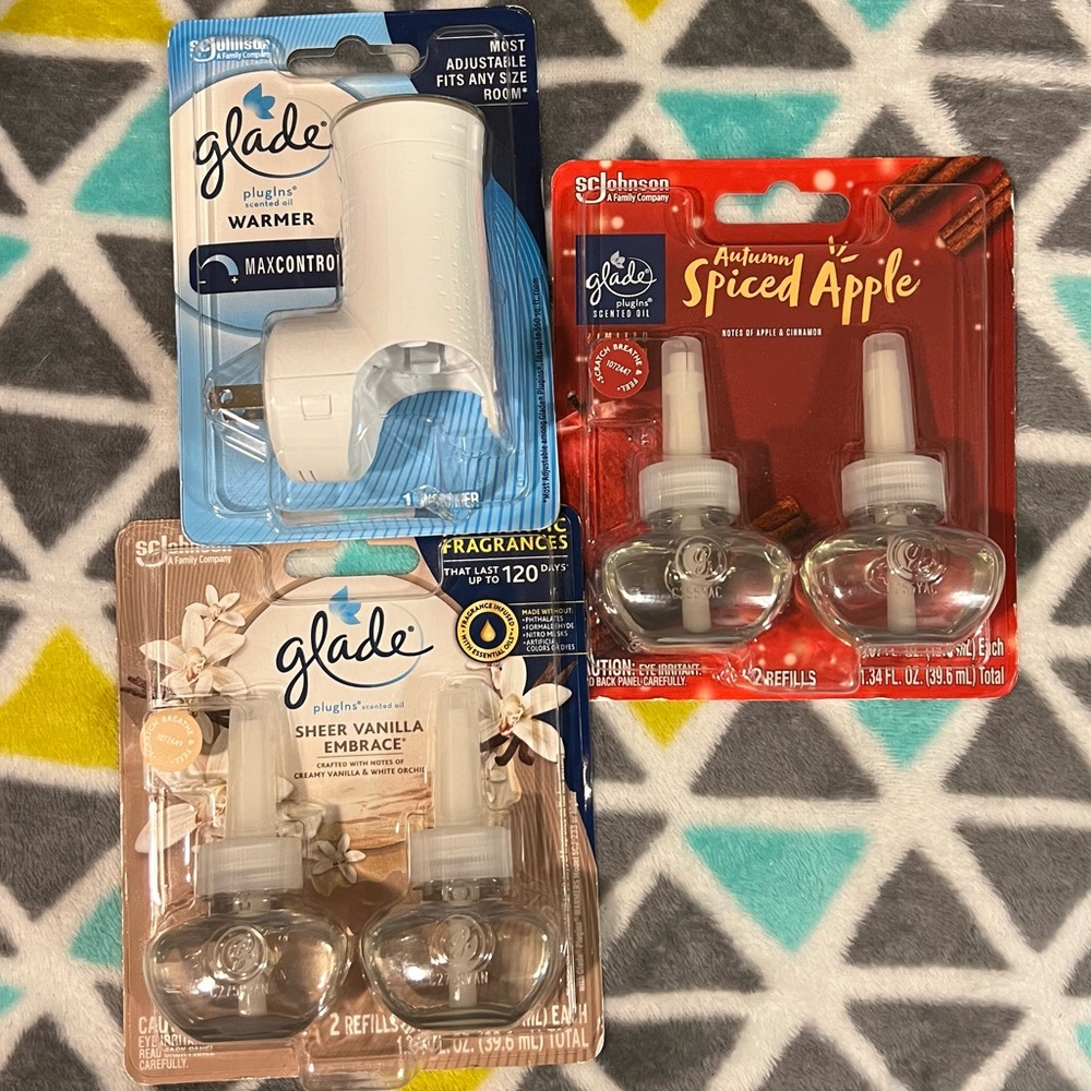 Glade PlugIns MaxControl Warmer with Vanilla and Spiced Apple Refills
